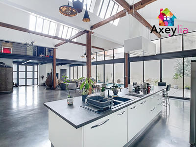 Maison - 240 m² - 7 pièces