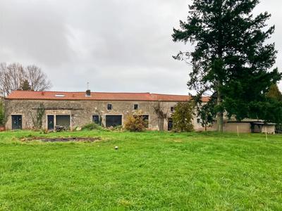 Maison - 229 m² - 8 pièces