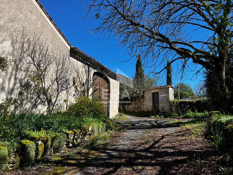 Maison - 367 m² - 9 pièces