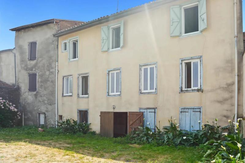 Maison - 200 m² - 7 pièces