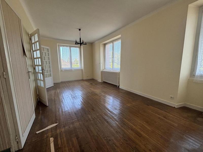 Maison - 94 m² - 6 pièces