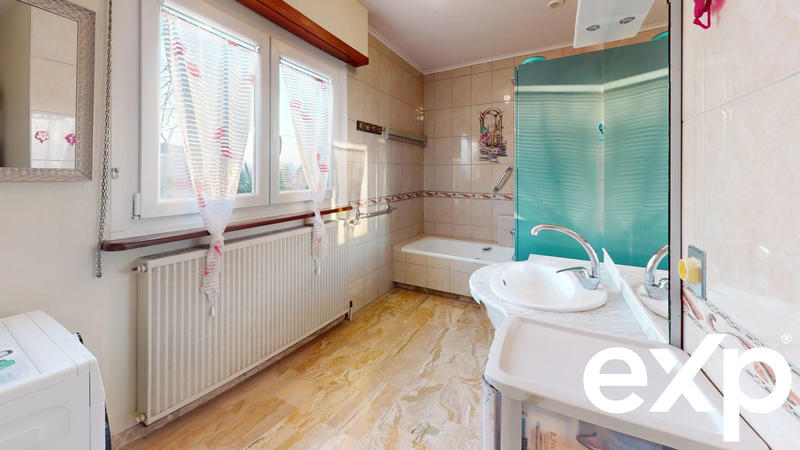 Maison - 210 m² - 7 pièces