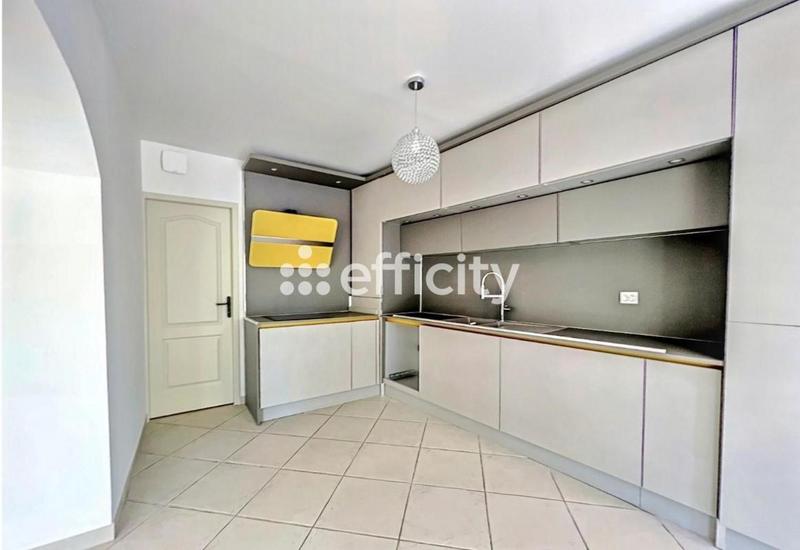 Maison - 90 m² - 3 pièces