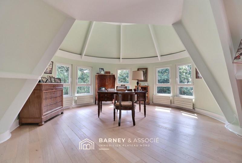 Maison - 215 m² - 7 pièces