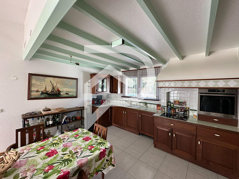 Maison - 170 m² - 6 pièces