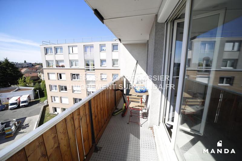 Chambre - 10 m² - 4 pièces