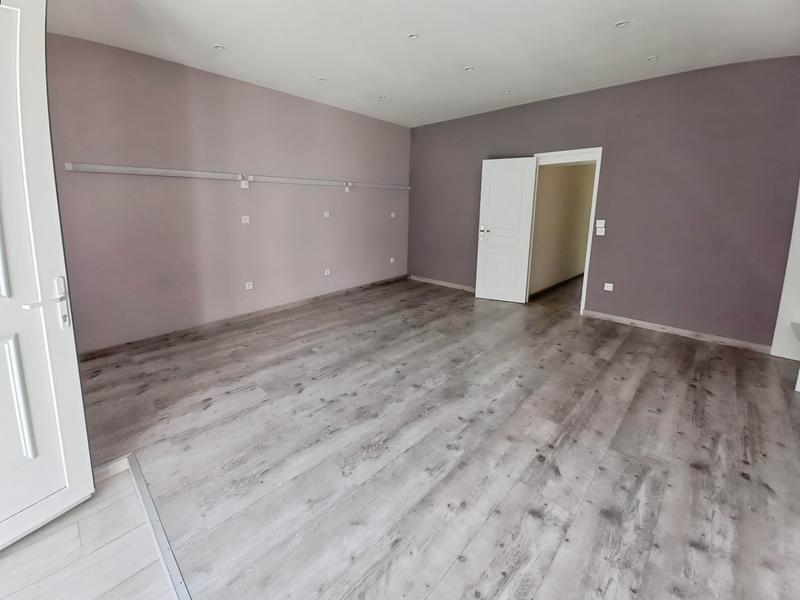 Maison - 181 m² - 6 pièces