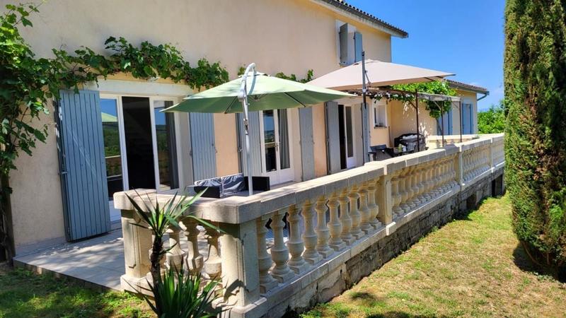 Maison - 180 m² - 5 pièces