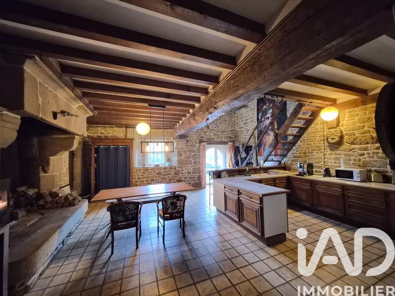 Maison - 232 m² - 7 pièces