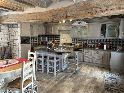 Maison - 198 m² - 5 pièces