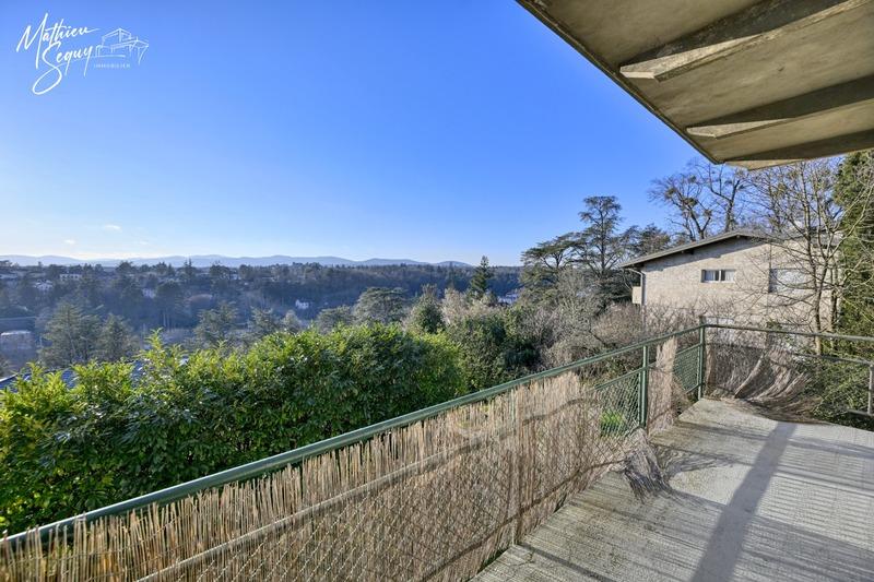 Appartement - 111 m² - 5 pièces