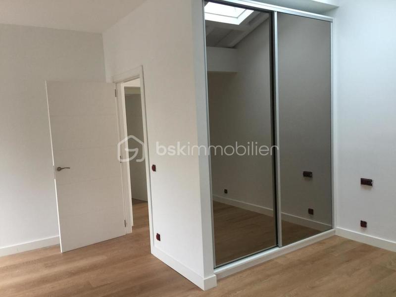 Bureau - 246 m² - 7 pièces