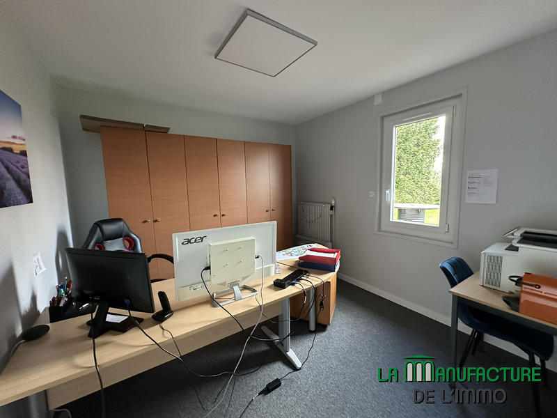 Bureau - 163 m² - 8 pièces