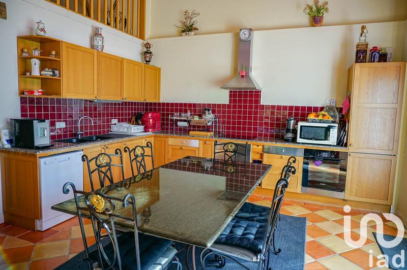 Maison - 314 m² - 10 pièces