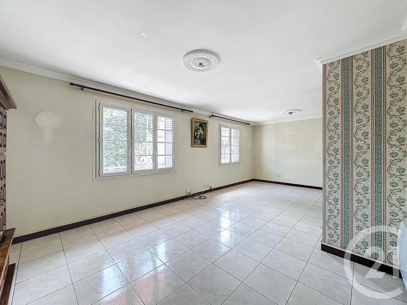 Appartement - 81 m² - 5 pièces