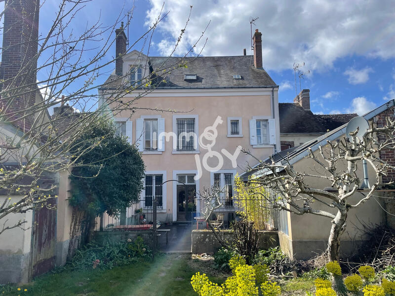 Maison - 235 m² - 9 pièces