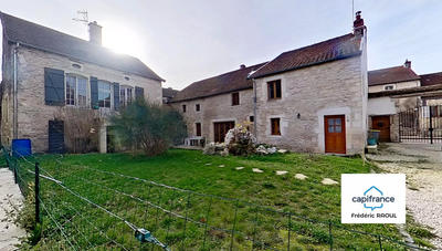 Propriété - 259 m² - 8 pièces