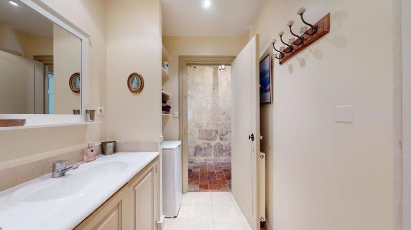 Appartement - 95 m² - 6 pièces