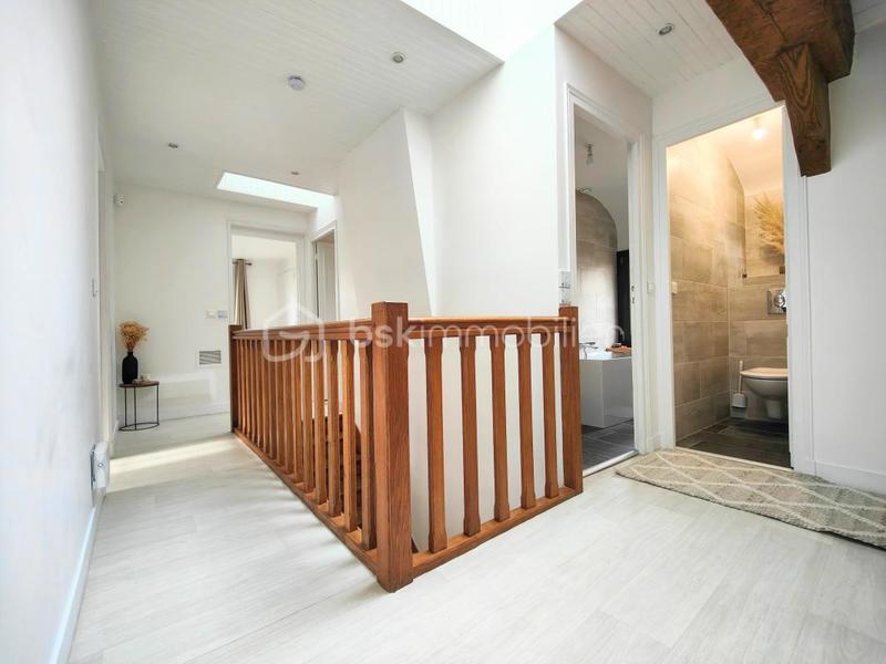 Maison - 224 m² - 14 pièces