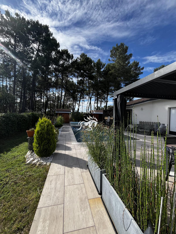 Villa - 168 m² - 8 pièces