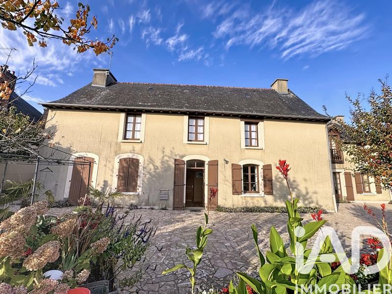 Maison - 306 m² - 8 pièces