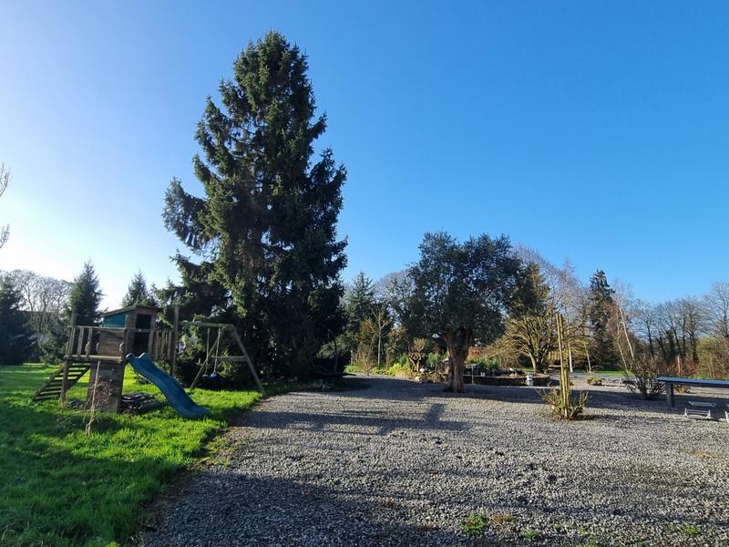 Maison - 200 m² - 6 pièces