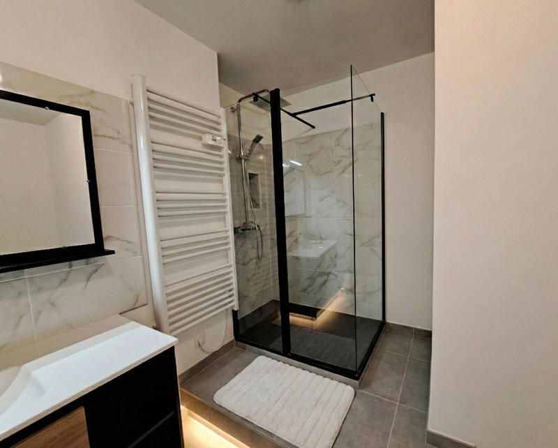 Immeuble de bureaux - 200 m² - 8 pièces