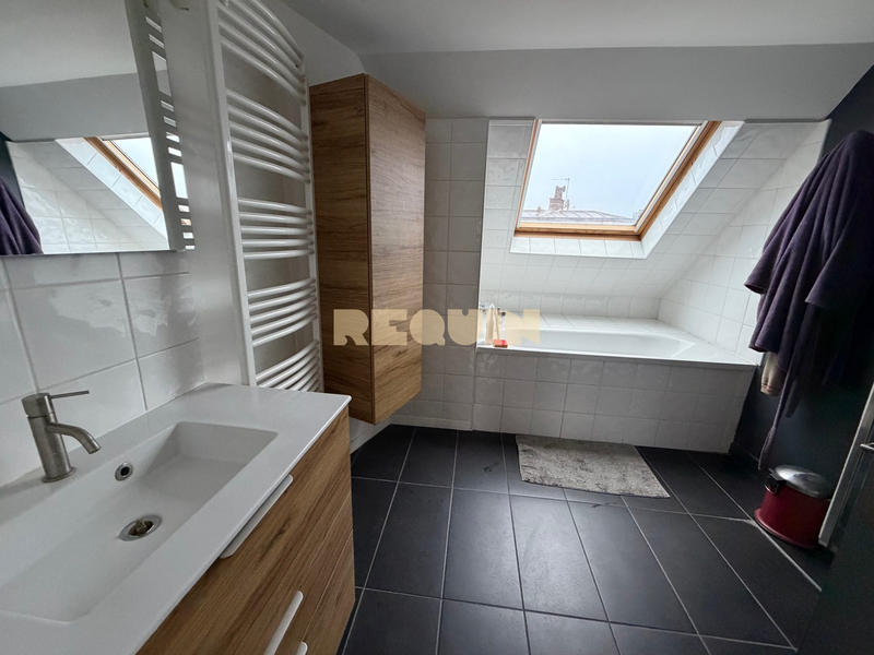 Appartement - 96 m² - 5 pièces