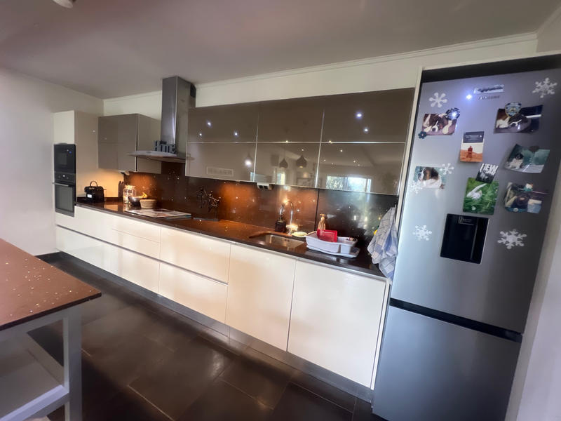 Villa - 220 m² - 8 pièces