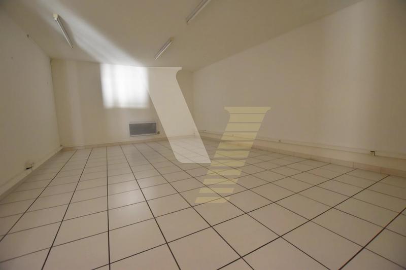 Bureau - 133 m² - 5 pièces