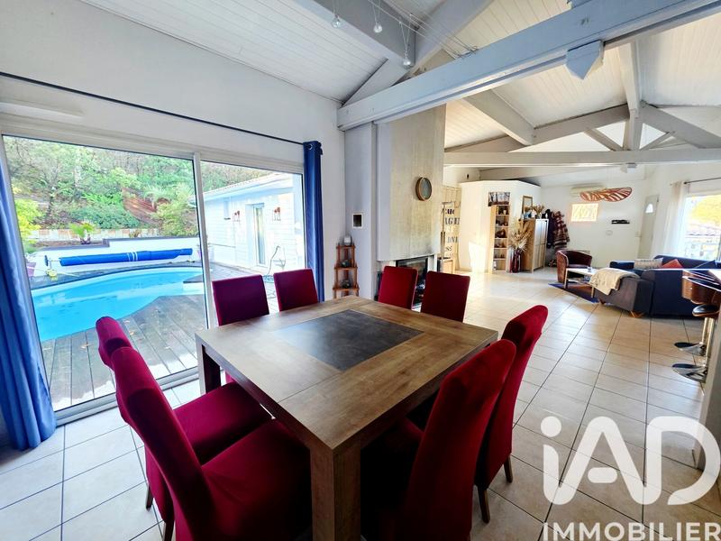 Maison - 143 m² - 5 pièces