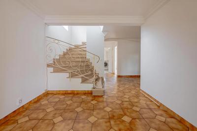 Maison - 280 m² - 10 pièces