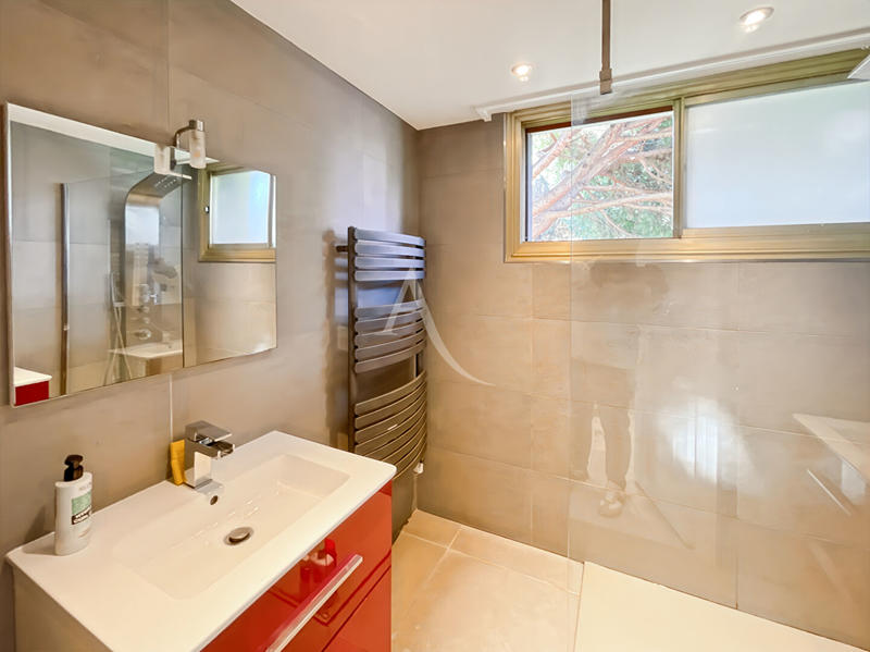 Appartement - 110 m² - 4 pièces