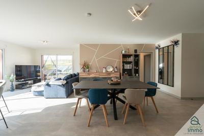 Maison - 108 m² - 5 pièces