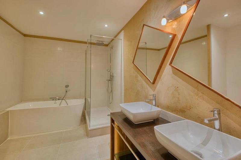 Appartement - 177 m² - 8 pièces