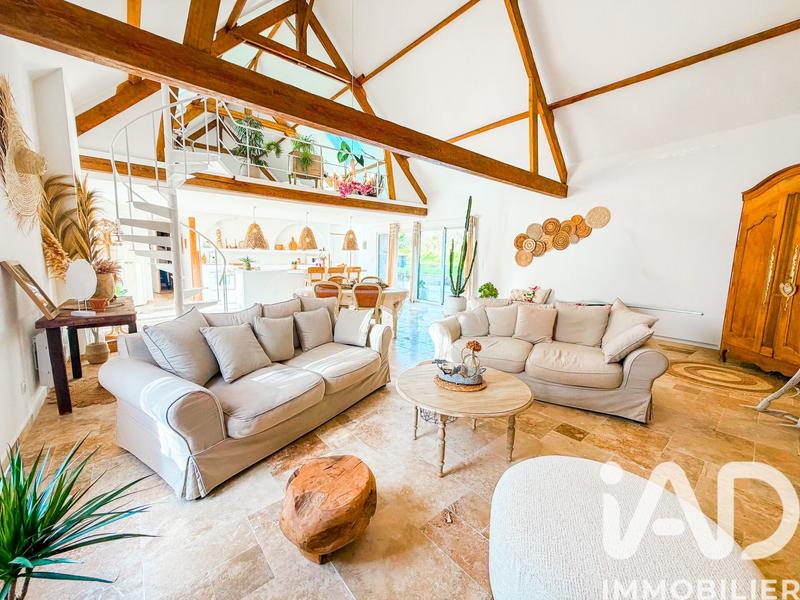 Maison - 333 m² - 7 pièces