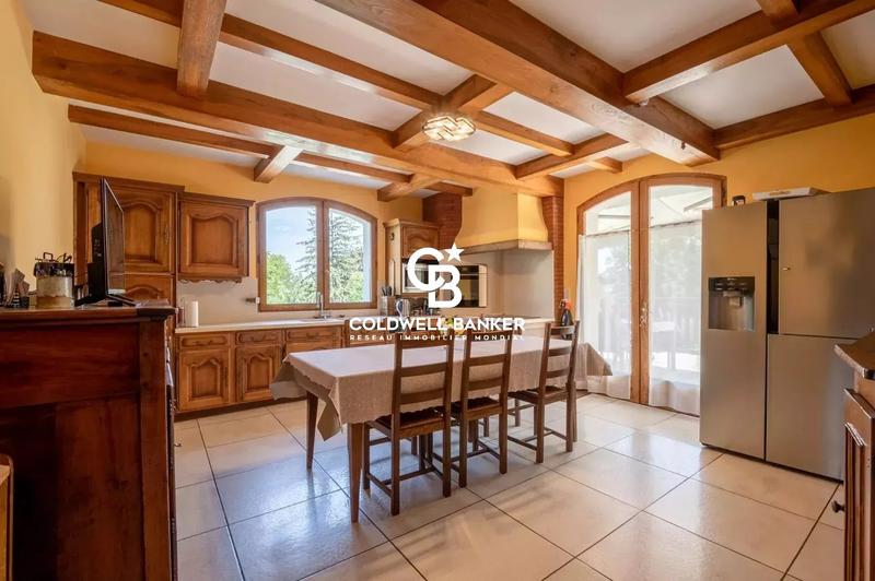 Propriété - 366 m² - 10 pièces