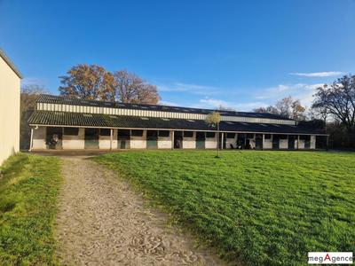 Maison - 620 m² - 3 pièces