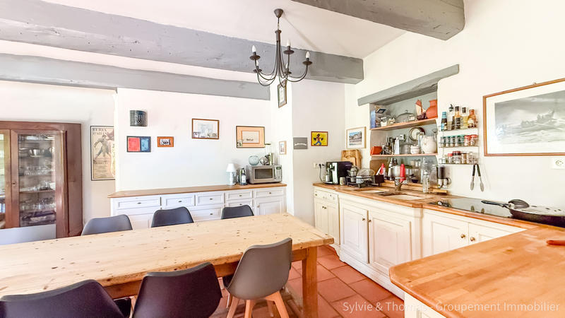 Mas - 324 m² - 8 pièces