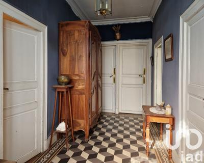 Maison - 205 m² - 8 pièces