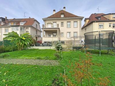 Maison - 299 m² - 9 pièces