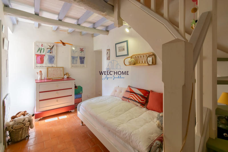 Maison - 213 m² - 8 pièces