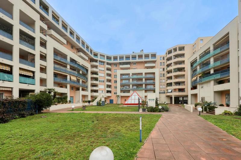 Appartement - 85 m² - 4 pièces