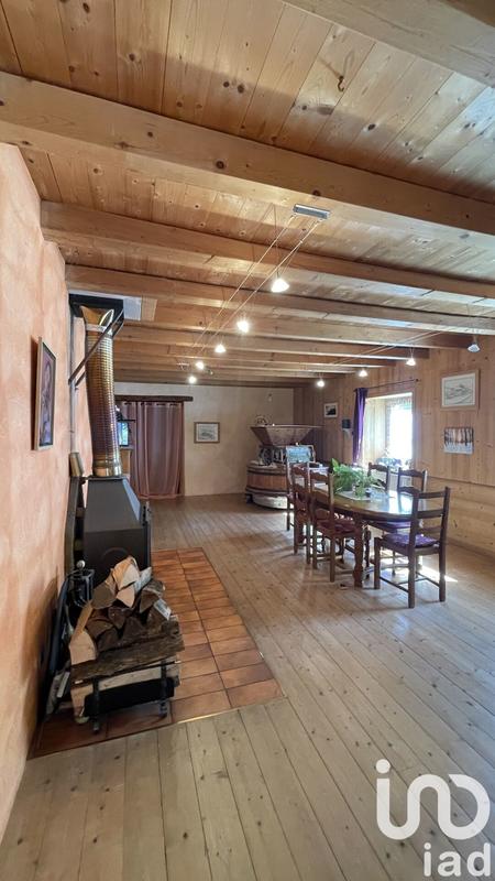 Maison - 547 m² - 8 pièces