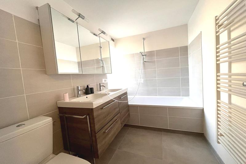 Maison de village - 111 m² - 5 pièces