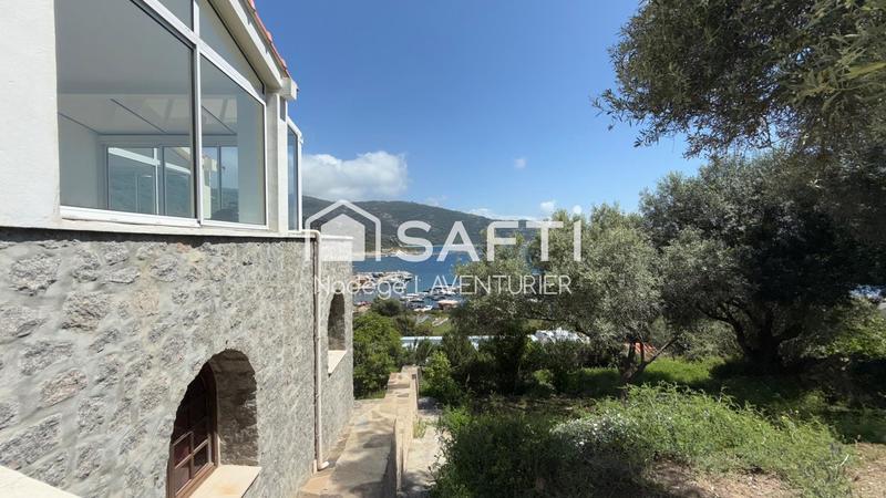 Villa - 291 m² - 11 pièces