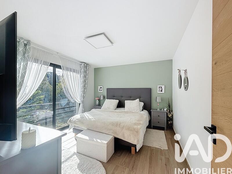 Maison - 190 m² - 5 pièces