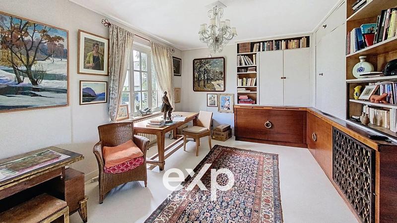 Maison - 242 m² - 7 pièces