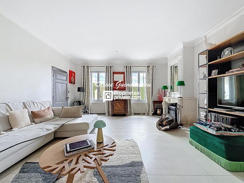 Maison - 321 m² - 8 pièces