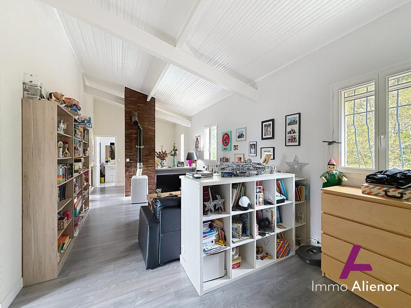 Maison - 202 m² - 6 pièces